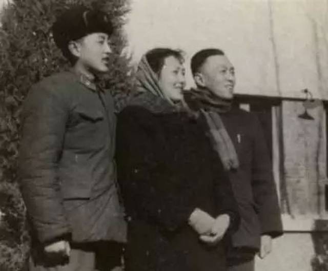 柳传志1944年出生,江苏镇江人,他的家庭背景不一般,其父柳谷书,毕业