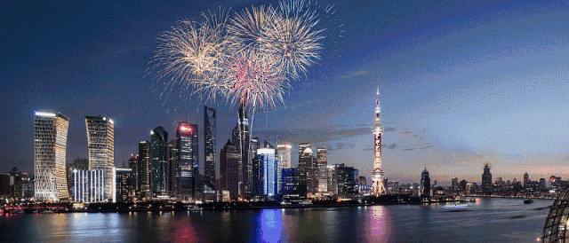 并看厌了陈毅广场上的主流跨年夜景 更不想在人潮中拥挤 那就来北外滩