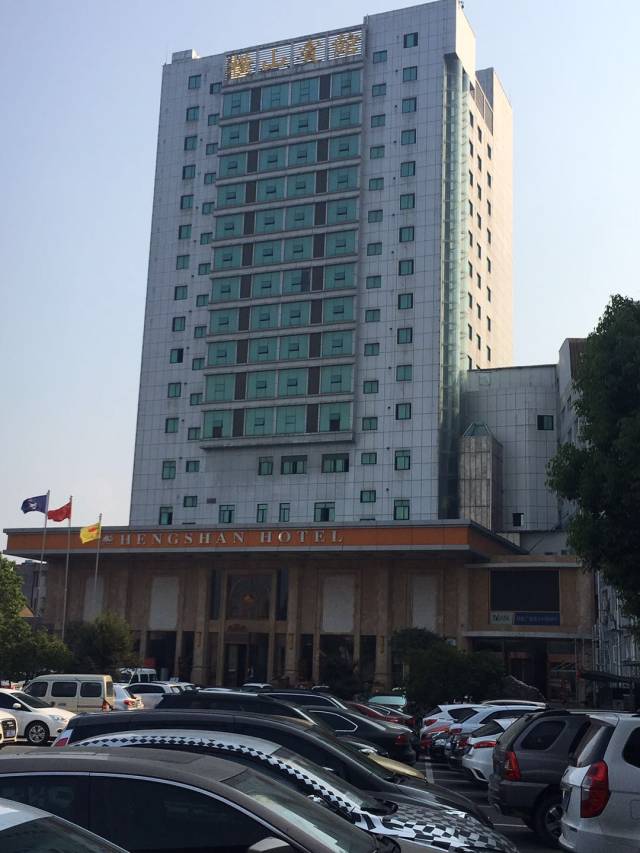 广德横山宾馆发生大事啦!一群女人嘴上说不要,身体却不由自主.