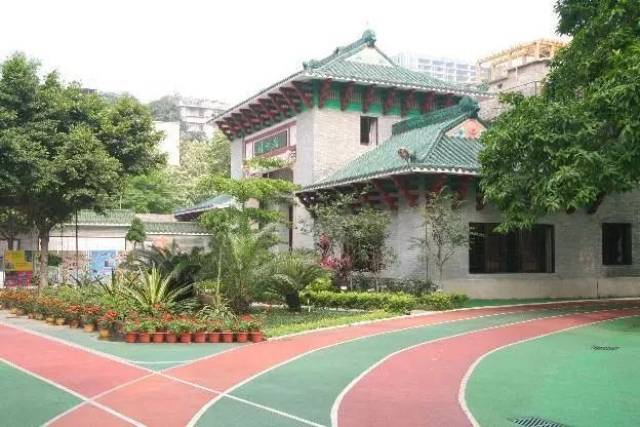 时光在飞逝 侨中也不断地在改变