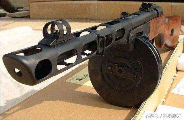 这么多年我们全都说错了:中国的微冲可不是微型冲锋枪!