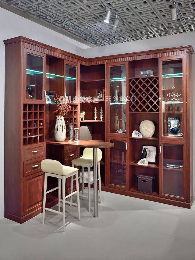 定制的l型 酒柜 吧台