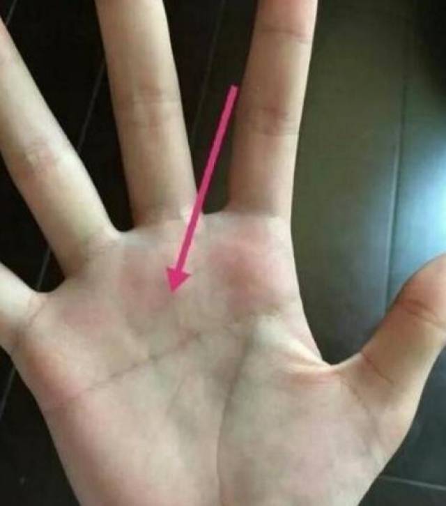 断掌:事业与婚姻难两全的手相,多半的人在情感路上不顺遂