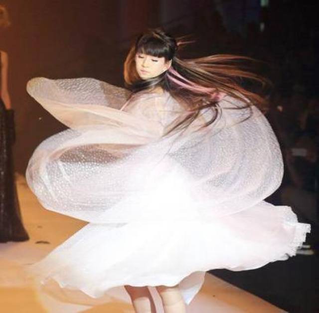 娱乐圈刚满18岁的90后,王俊凯吴磊你最看好谁?