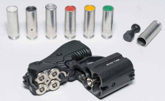 橡胶子弹致死率达3%!美报告称非致命武器对人