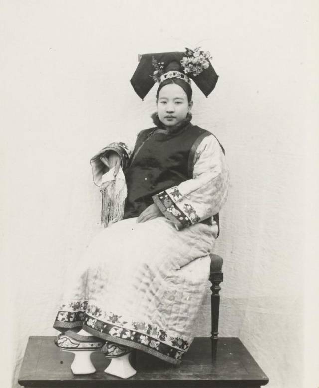 清朝哪些女子不用裹“三寸金莲”？_搜狐网