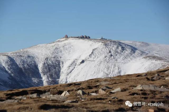 远眺海拔2894米的中台翠岩峰