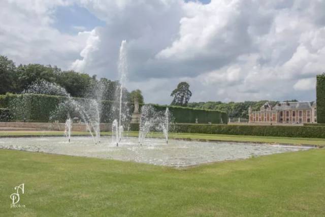 ▼花园里的喷泉