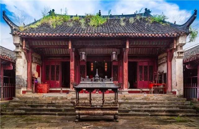 双河道观始建于隋唐,距今已有1000多年历史,1988年被省政府列为二级