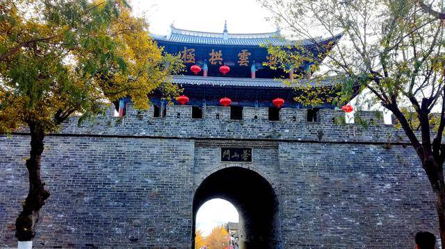 大理古城西门