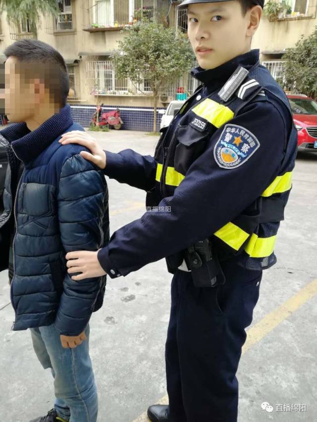 儿子举债吸毒 母亲求警察"把他抓起来"