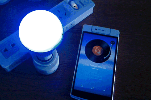 动图:声控智能灯泡