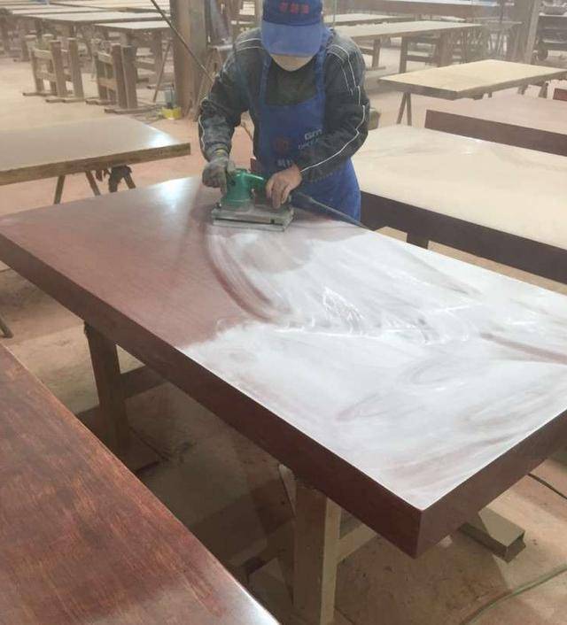 盼望已久的原木终于运回!老板迫不及待定制实木大板,师傅忙不迭