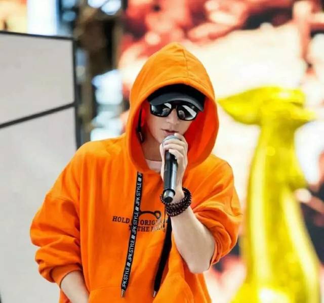 处女蓝天蝎灰射手紫.12星座2018最该穿的开运