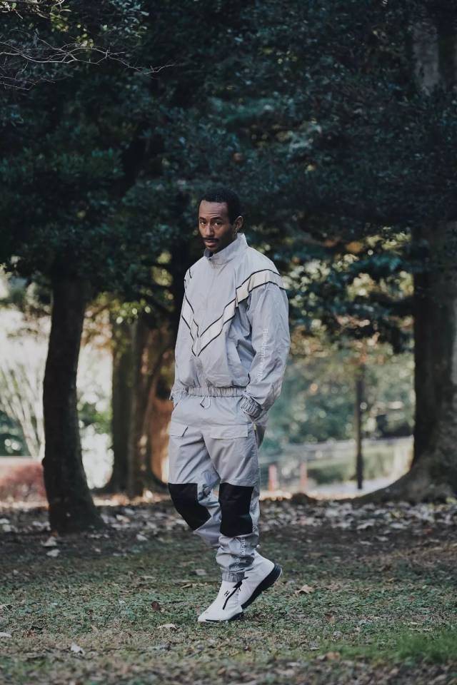 caviar ( 鱼子酱 ), bright white ( 亮白 ), nectarine ( 油桃 )