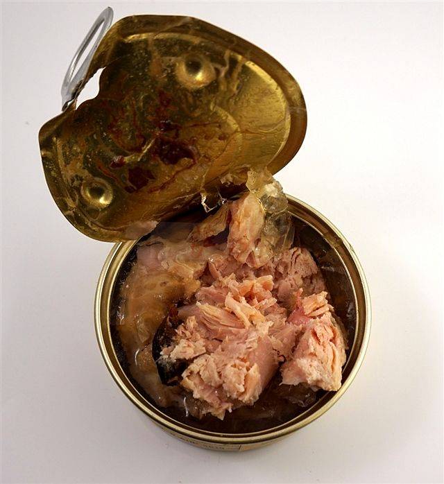 欧洲的军粮基本都是牛肉,很少有猪肉,鸡肉,鱼肉,更没有羊肉.