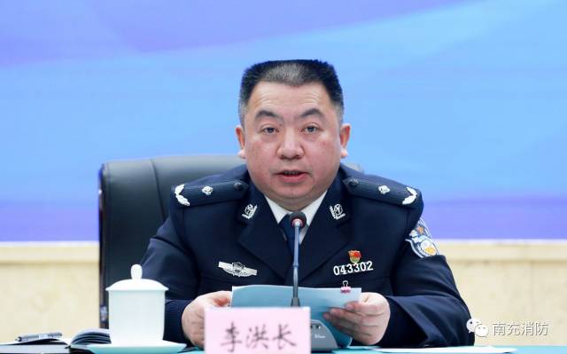 会议最后,李洪长副局长,王芝蓉主任向新闻媒体,全市公安新闻宣传舆论