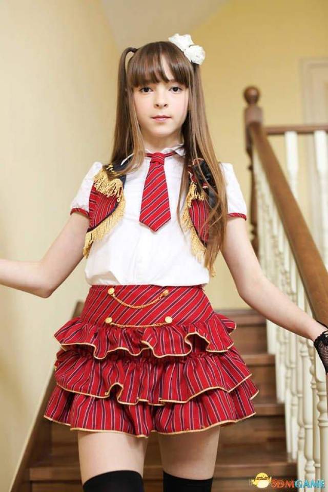 超萌俄罗斯16岁水手服美少女 四年后会变成什么样