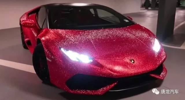 【闪亮粉红佳人】在这辆施华洛世奇×Lamborghini Huracan面前所有