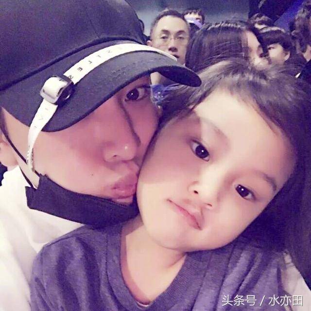 贾乃亮回应李小璐事件,卑微的爱换不来平等婚