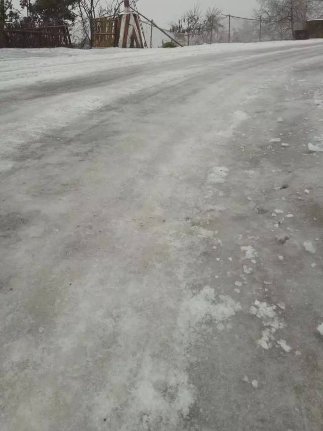 农村道路结冰图片图片