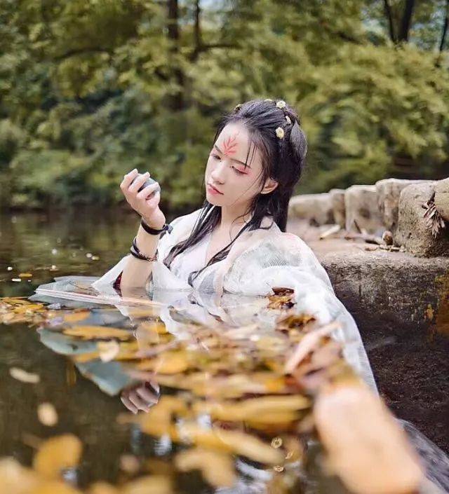 一张古风照,梦回红尘客栈的快马江湖