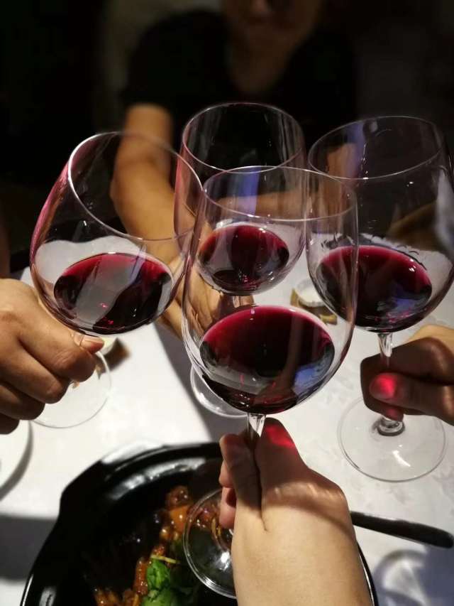 过年送礼为什么都选择送红酒?