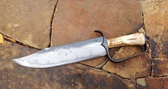 美国最强壮的刀具财大气粗镶金背获史泰龙大爱