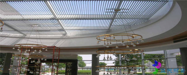 商场购物中心中庭采光顶欧式百叶室内效果图:欧式百叶天棚帘应用