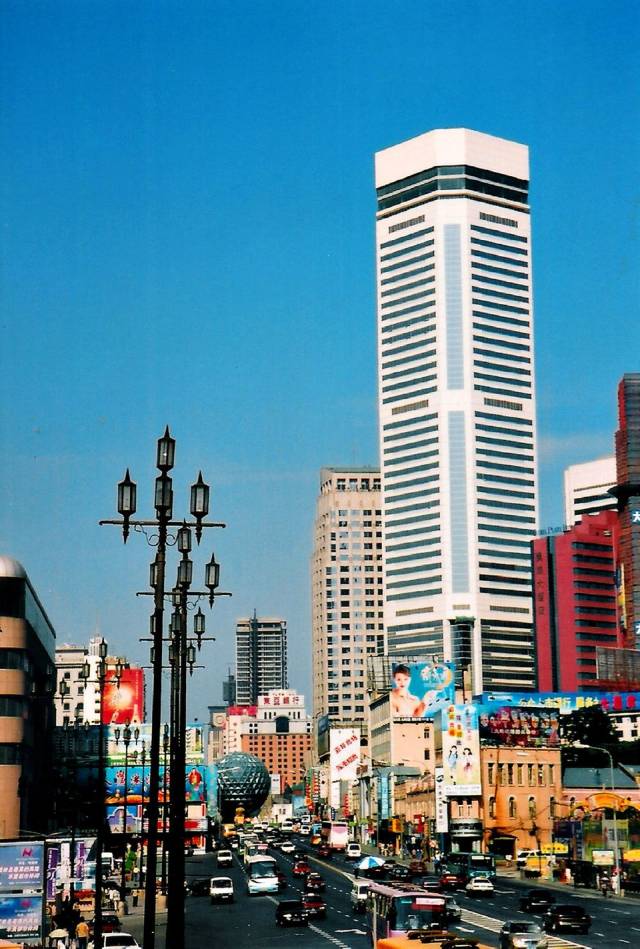 2001年在大连街头随拍的老照片,你见过那时的大连吗