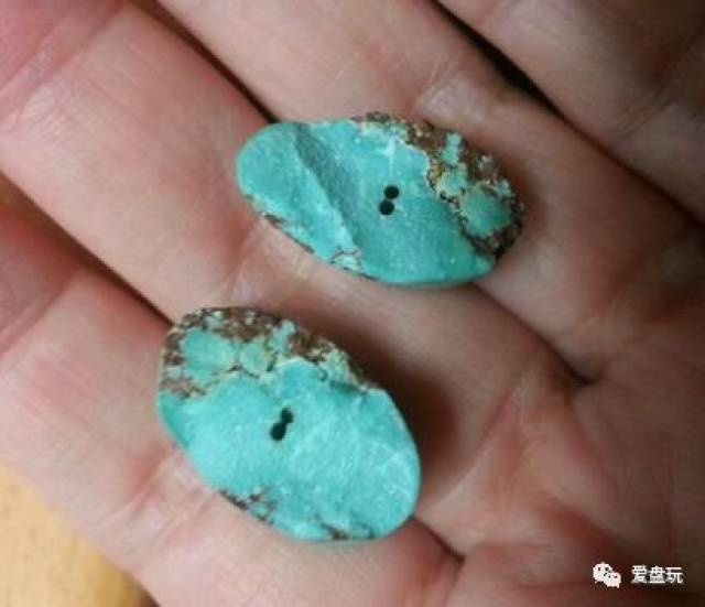 砸了这么多绿松石,你能看出几个假货?