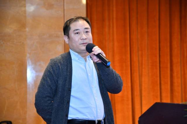 转发│弹性地材施工商管理平台第一届第二次大会-《前路勇赴》-财经频