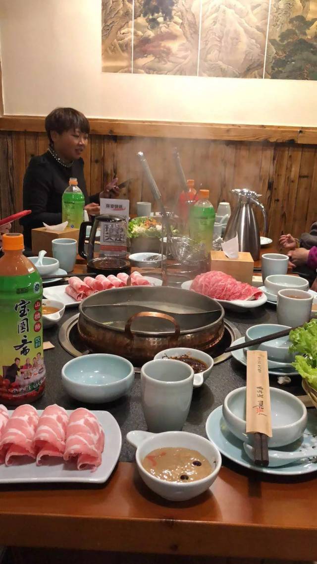 燕郊这家火锅店天天爆满,到底有什么好吃的?