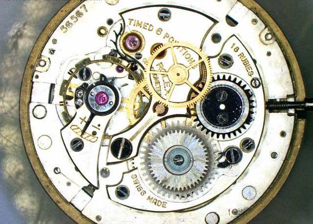 工匠精神!钟表技师让一块50年代的劳力士手表重焕新生