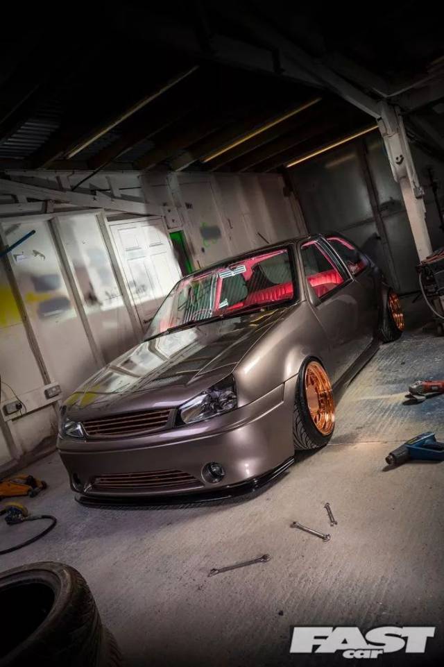 这部花了6年改装的福特嘉年华mk5,告诉你什么才叫惊艳的复古风