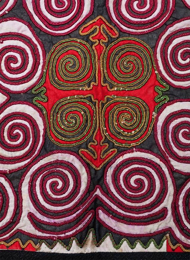 苗族刺绣:藏在深山的"无字天书"!