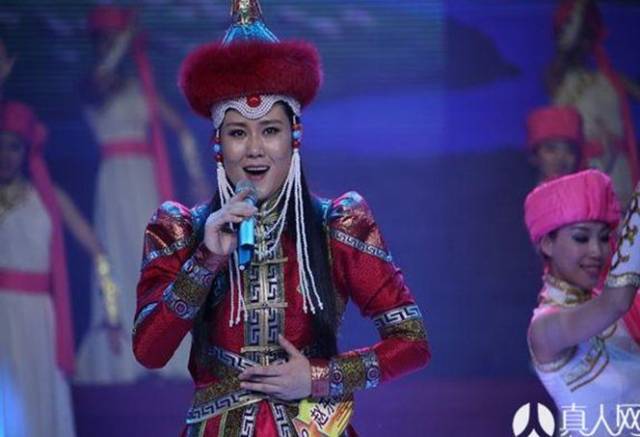 部歌剧团青年歌唱演员,海南省青联常委 北京市西城区红十字会形象大使