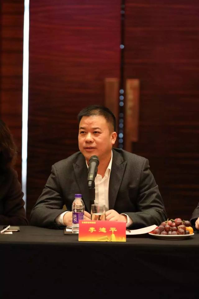 此次会议并没有茅台高层现场出席,而是由国酒茅台陕西省联谊会会长