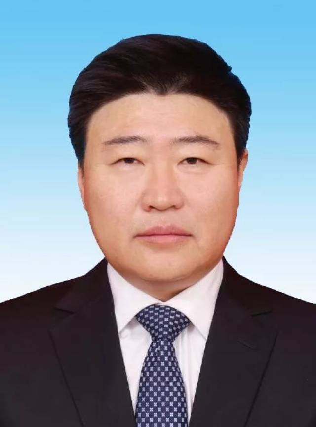 龚明珠当选鄂尔多斯市市长