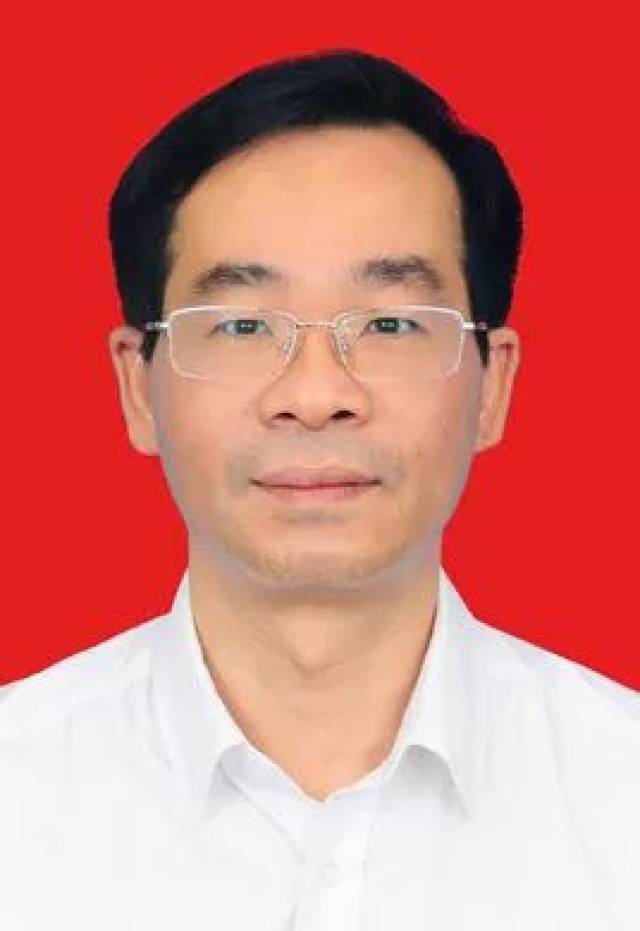 副主任:雷兆阳,冯贤辉 委 员:黄鹏,狄波,宋芳,麦佳明 聂磊  现任海珠