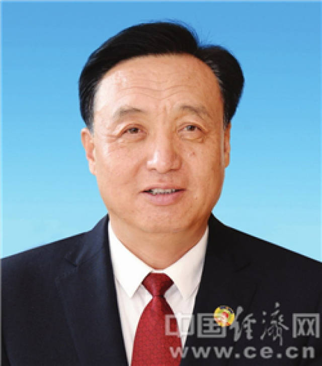 1992.04 - 2016.10内蒙古察右前旗等地任职履历