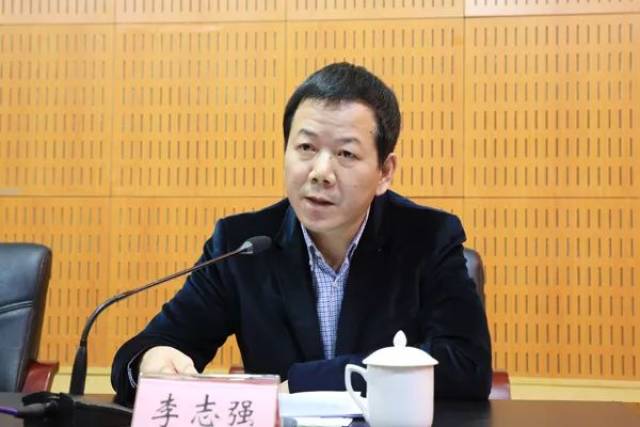 李志强副市长主持表彰会,宣读晋江市政府和市见义勇为人员奖励和保护