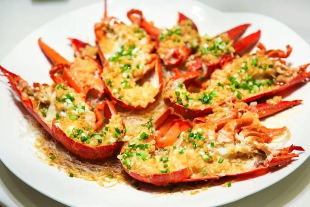 蒜蓉开边蒸加拿大龙虾