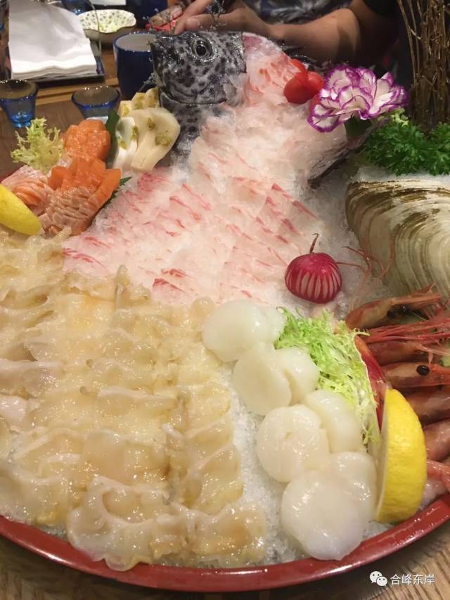 金雕鱼刺身海盗船 金雕鱼肉质柔滑,肉质会偏鲜甜.