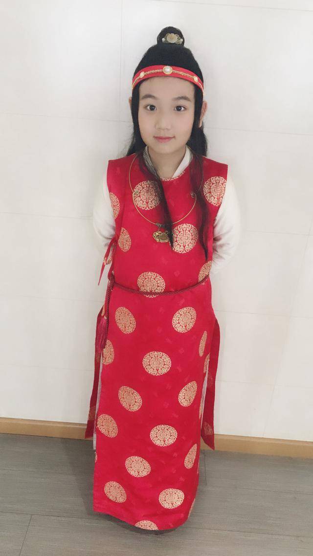 蜂儿传媒公司旗下童星王煜博受邀参加由cctv-3晚会《新春喜剧之夜》