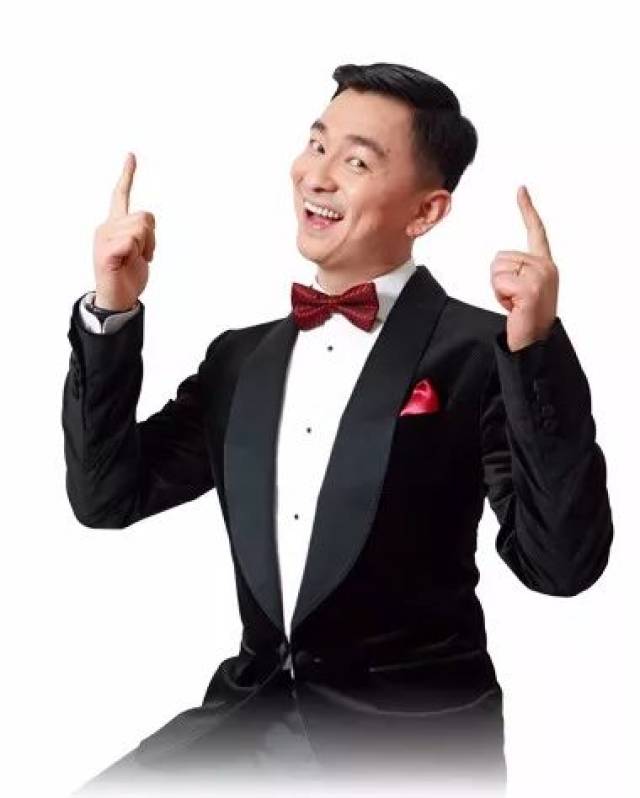 师从相声大师刘宝瑞,相声名家王长友之子,捧逗皆佳,并能创作,经常演出