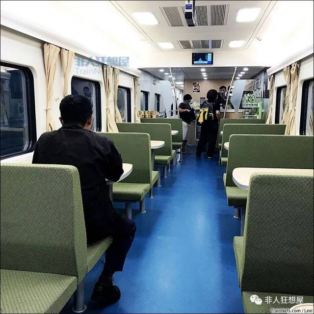 2017年8月.清邁火車站.前往曼谷的10次列車.座位與臥鋪結合.