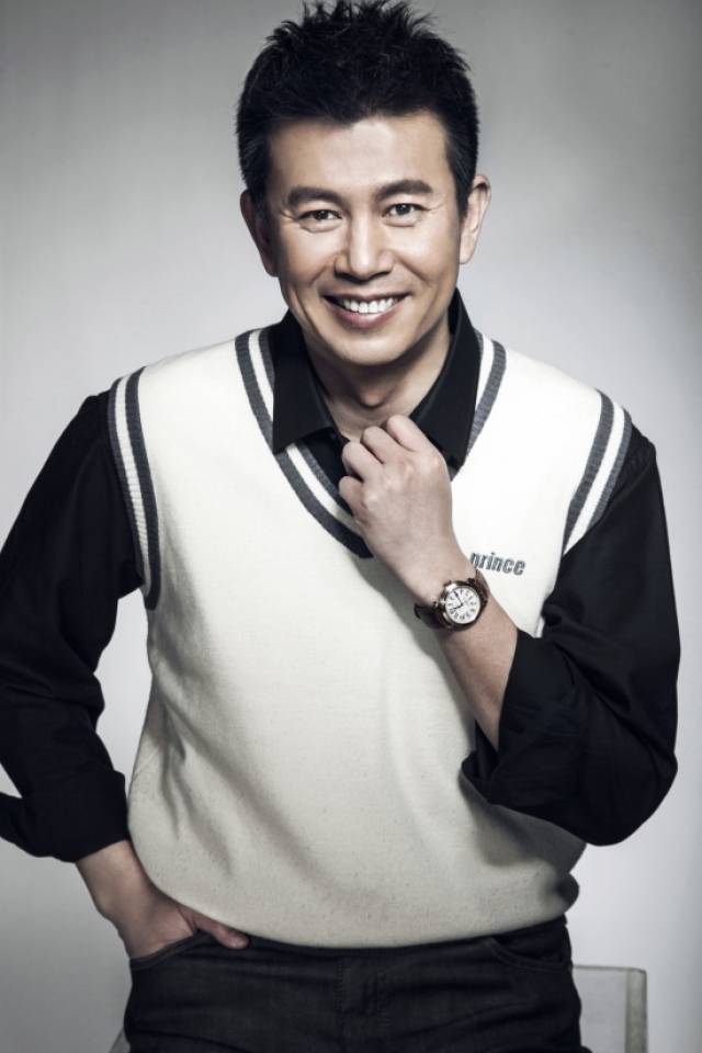 图一:演员江涛在电视剧《心如铁》中,江涛饰演贪婪狠毒的警察局长燕飞