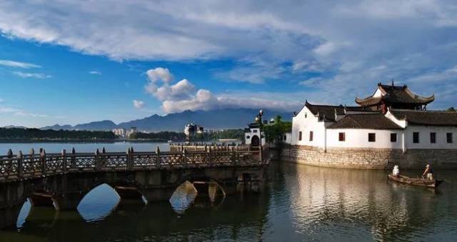 不僅如此九江也是最佳旅遊城市 廬山,中華十大名山之一 國家5a級旅遊