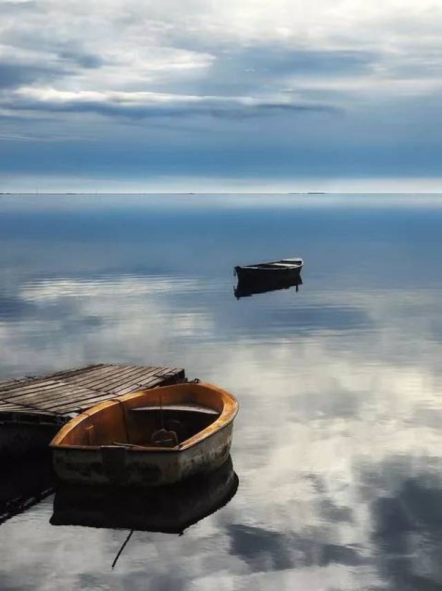 時間順流而下,生活逆水行舟